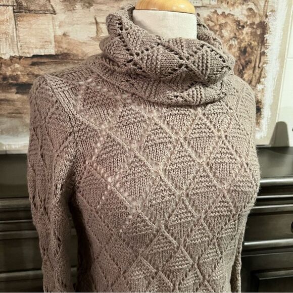 Old Navy Loosen Knit Sweater Tan size Large - Picture 5 of 8